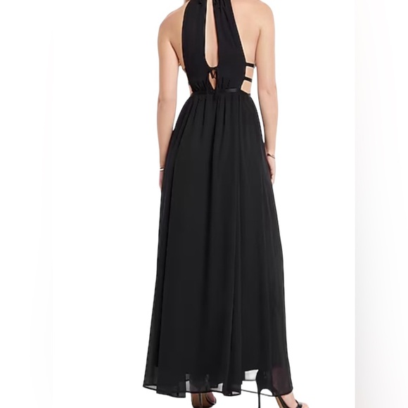 EXPRESS Strappy Halter Cutout Plunge Maxi Dress - Picture 2 of 10